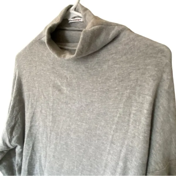 Reformation‎ Gray Sweater - Image 2