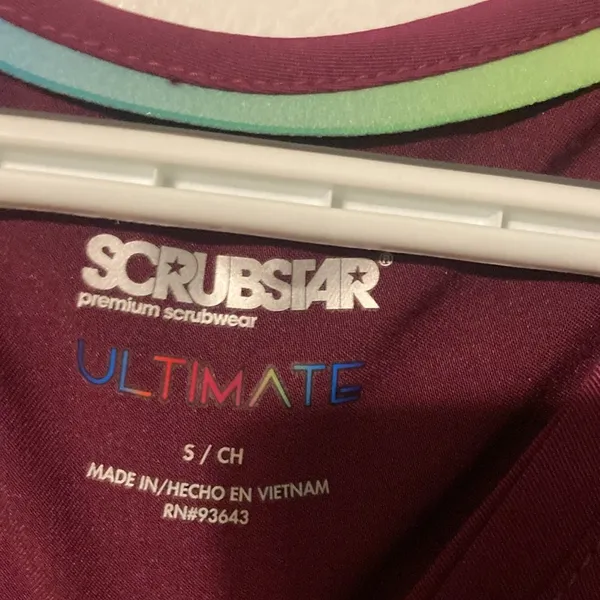 Scrub Star Women’s Size Small Wine Color Scrub Top NWOT - Image 2
