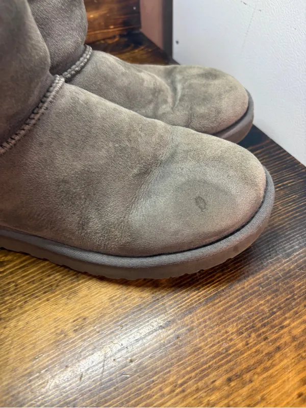 Ugg gray boots size 8 - Image 4