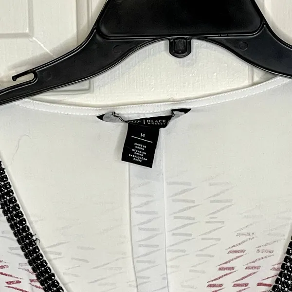 White House Black‎ Market Blouse Size Medium White Multi Floral Beaded Neckline - Image 2