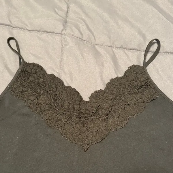 Casual Corner Charcoal Lace Cami Top (L) Gray Size L - Image 3