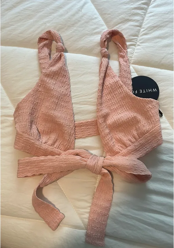 White Fox Boutique Pink Bow Top Falling Into You Tie Front Crop XS - Image 2