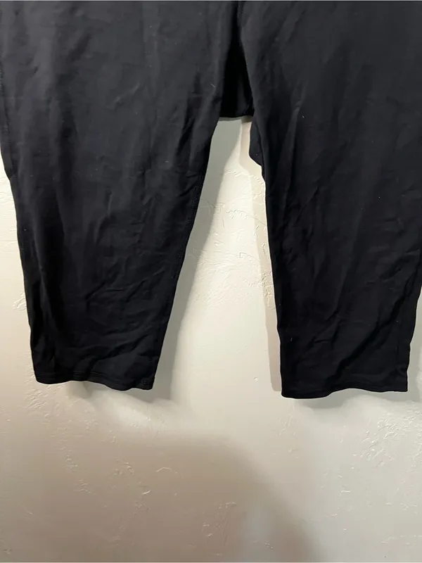 Athleta Be Free Black Crop Capri Leggings 17" Inseam High Rise Athletic Yoga Pan - Image 4