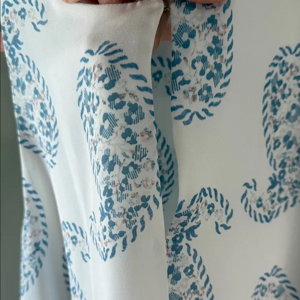 LOFT‎ White and Blue Paisley Tank Top Size L - Image 3