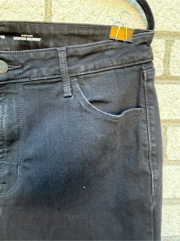 Old Navy Black Women's Slim Jeans - Classic Slim Fit - Image 4