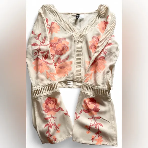 H&M Cream and Pink Floral Skirt Set - Image 8