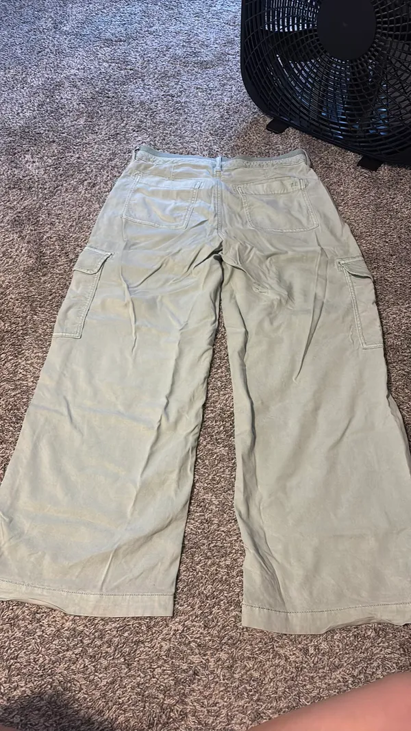 American Eagle Dreamy Drape Wide-Leg Cargo Pants - Image 2