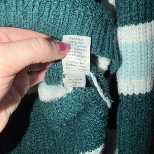 SO Women's Large Striped Knit Sweater Teal Blue White Relaxed - Image 6