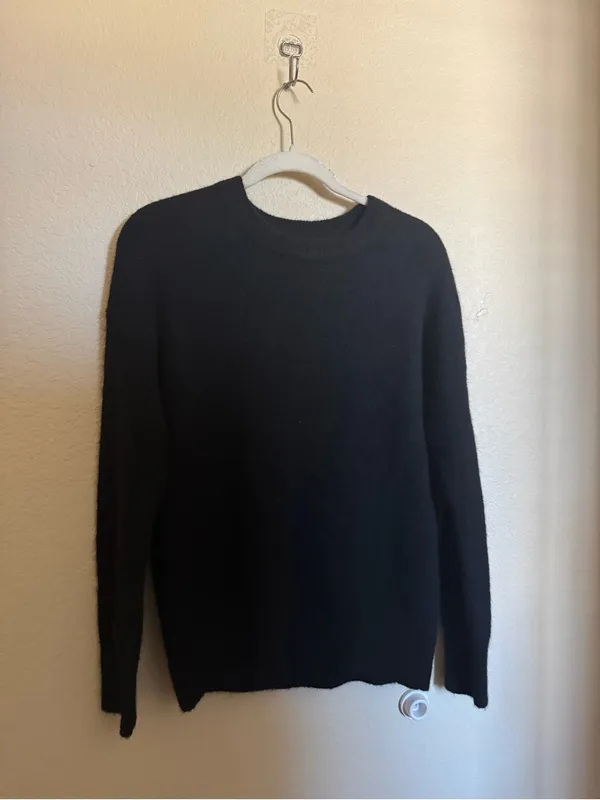 Aritzia The Group by Babaton Thurlow Sweater Sz XS Oversized Soft Crewneck Black - Image 2