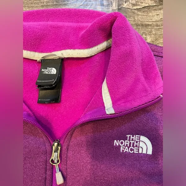 The North Face Women’s Full Zip Lightweight Jacket Soft - Image 2