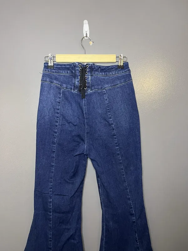 We The Free Curvy Flare Jeans Womens 27 High Rise Medium Wash Blue Frayed Denim - Image 5