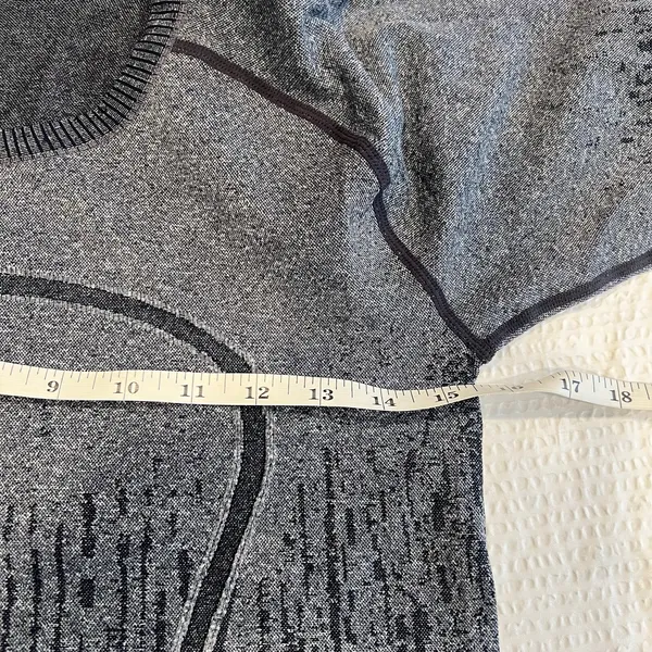 Lululemon Run: Swiftly Tech Long Sleeve Crew Heathered Deep Navy size 4/6 women - Image 5