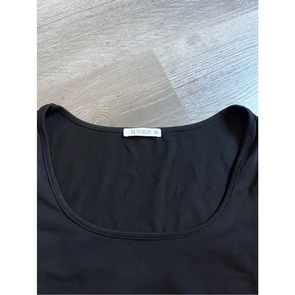 Scoop Neck Black Bodysuit Stretchy Medium Long Sleeve Minimalist Classic - Image 2