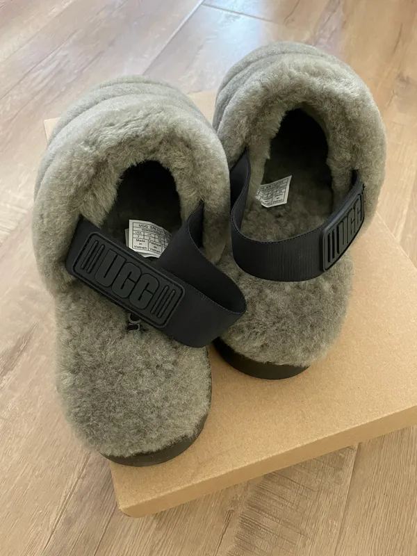 UGG Super Fluff Slipper size 7 NWT - Image 2