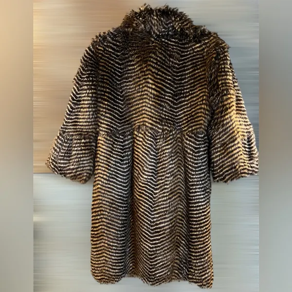 Willow and Clay Animal Print Faux Fur Coat Jacket Women's 3/4 Sleeve M Festival - Image 4