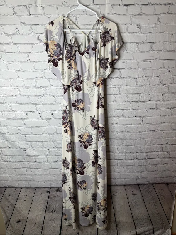 Sugar lips Floral Cold-Shoulder Maxi Dress in Cream and Gray - Image 11