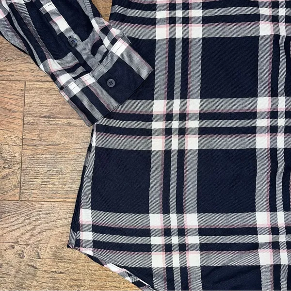 Banana Republic Boyfriend Fit Flannel Shirt - Image 5