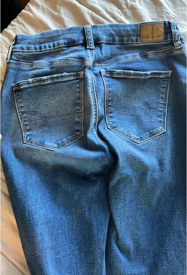 Curvy High-Rise American Eagle - Image 4