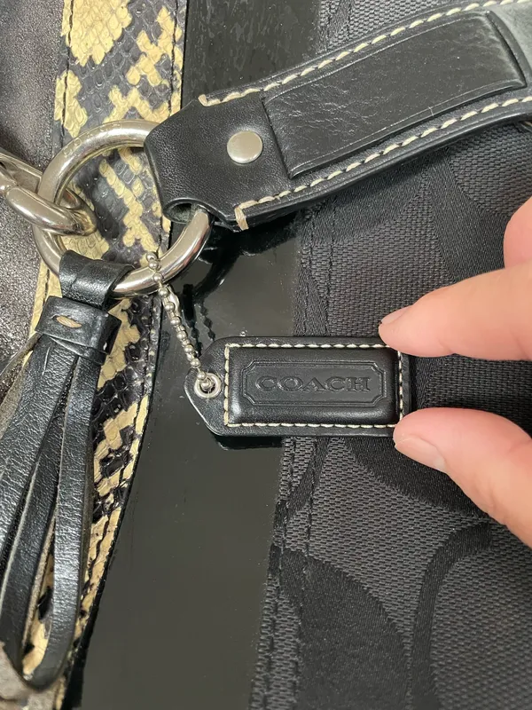 Vintage COACH HAMPTONS BLACK SIGNATURE C PYTHON STRIPE TOTE Big Logo - Image 3