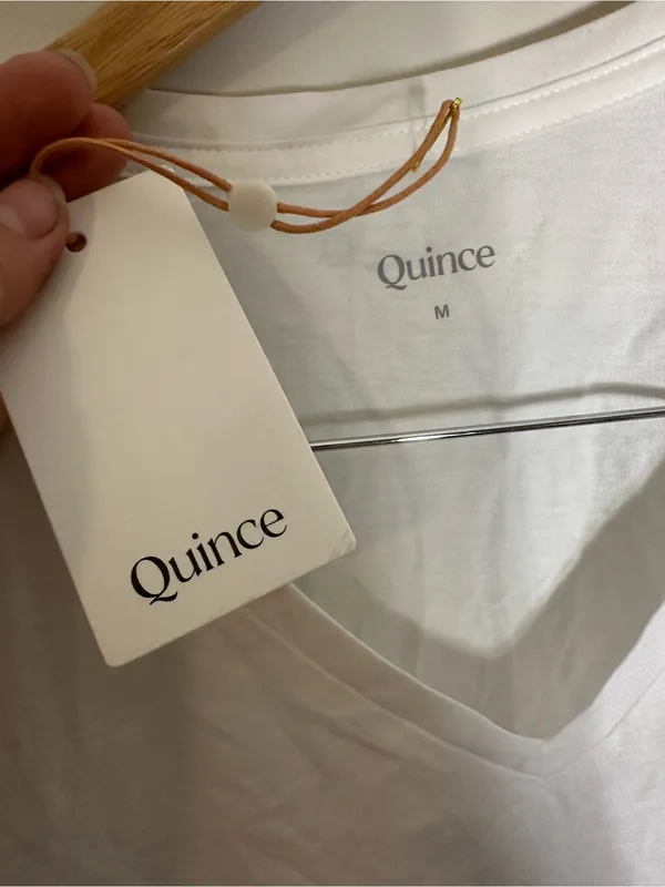 NWT Quince cotton modal v neck tee white medium - Image 3