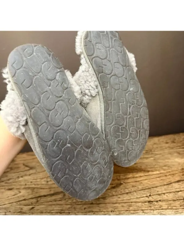 UGG Scuffette Size 6 - Image 4