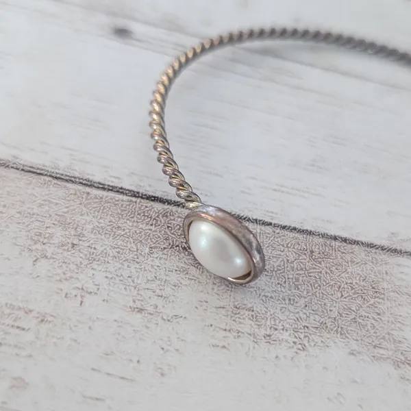 Vintage Bracelet with Faux Pearls - Heavy Tarnish/Discoloration - Image 4