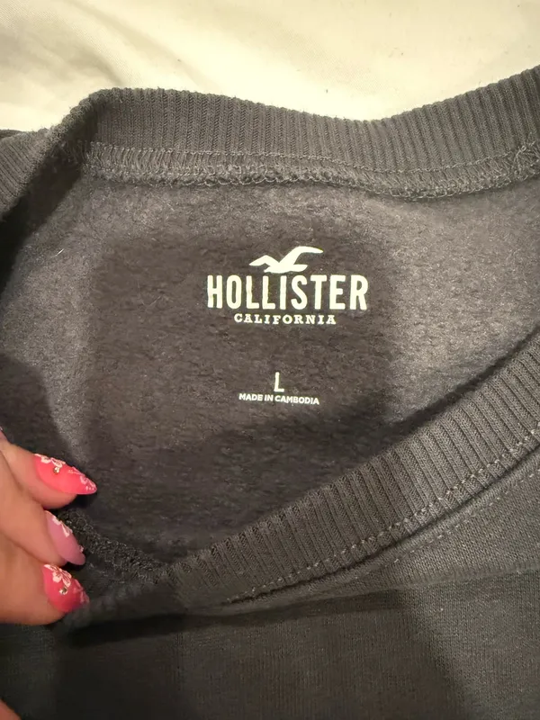 Hollister Cropped Sweater - Image 3