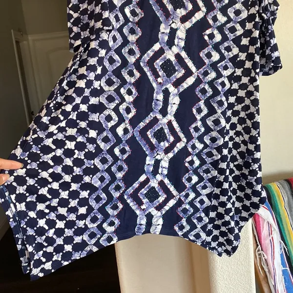 Soft Surroundings Talia Top Tunic Cold Shoulder Ikat Print Beaded Geo size M - Image 6