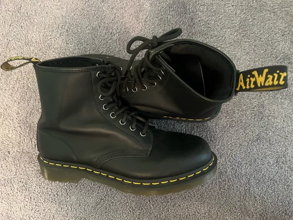 Dr. Martens Boots 1460 Greasy Leather Lace-Up - Image 2
