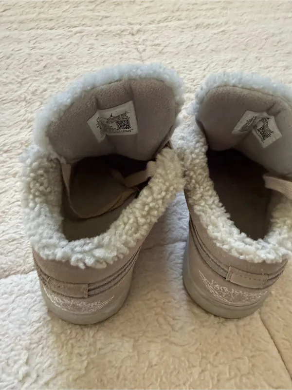 Nike Air Jordan 1 Low SE Sherpa Fleece Grey Suede Sneakers Womens Size 5.5 Cozy - Image 9