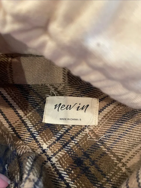 Plaid Hooded Button-Front shirt in Brown tattered look - Image 4