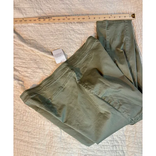 DG2 Diane Gilman Olive Green Cargo Tapered Pants Plus Size 1X NEW - Image 3