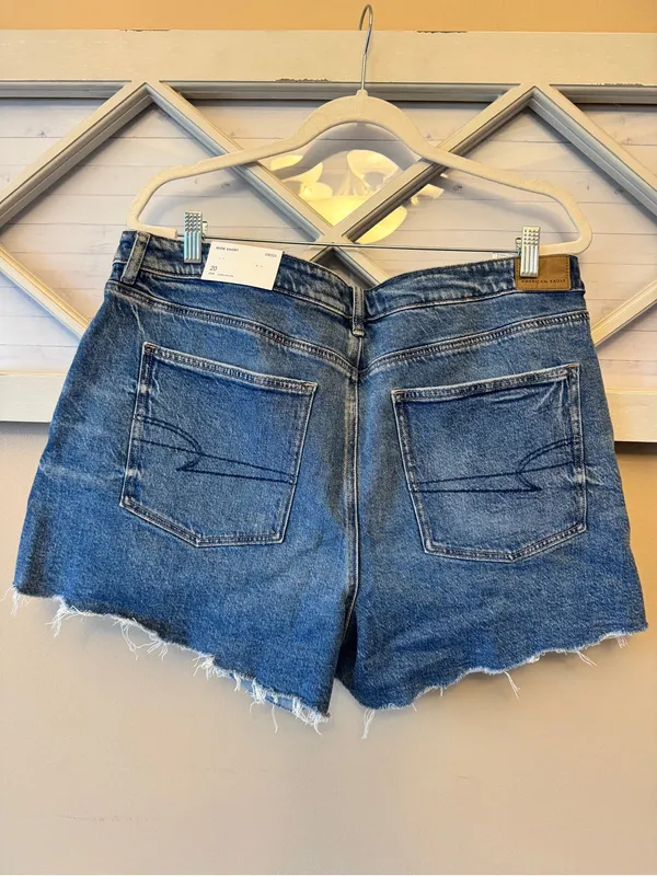 NWT American Eagle Outfitters Mom Shorts Blue Denim Size 20W Super High Rise - Image 3