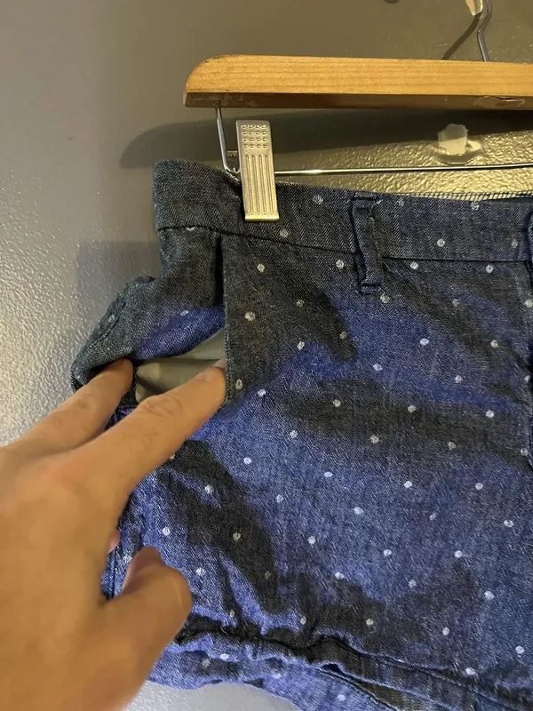 Old Navy Shorts Womens 6 Blue Polka Dot Chambray Cuffed Chino Casual Summer - Image 2