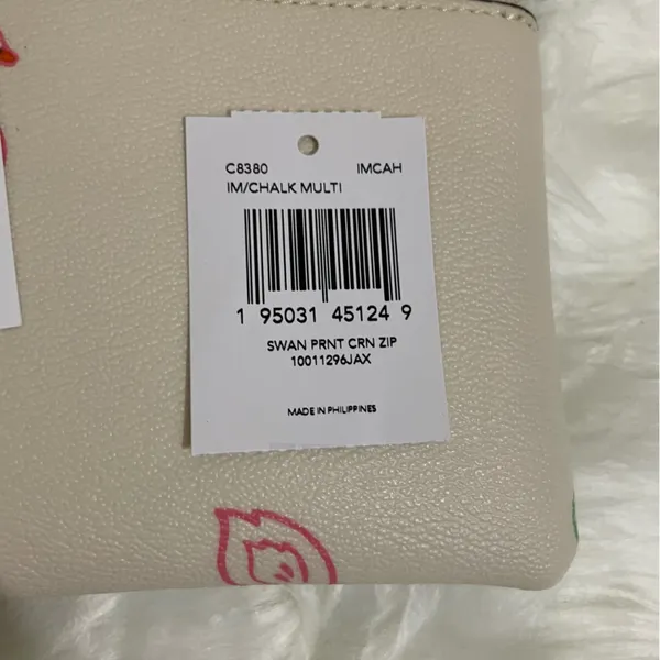 Coach Corner Zip Wristlet Swan Print - Image 8