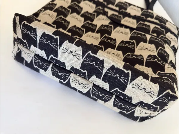 Danny K. Isabella Cat Print Tote Shoulder Bag Tapestry Zip Pockets Black Cream - Image 6