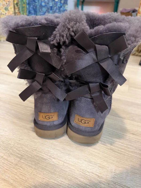 Rare Ugg Bailey Bow II boots in "Nightfall" Size 8 - Image 11