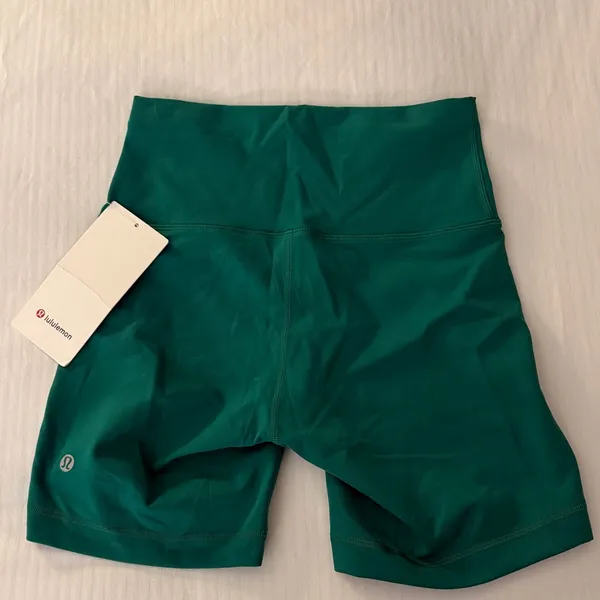 Lululemon Wunder Train HR Shorts 6” size in raceway green - Image 4