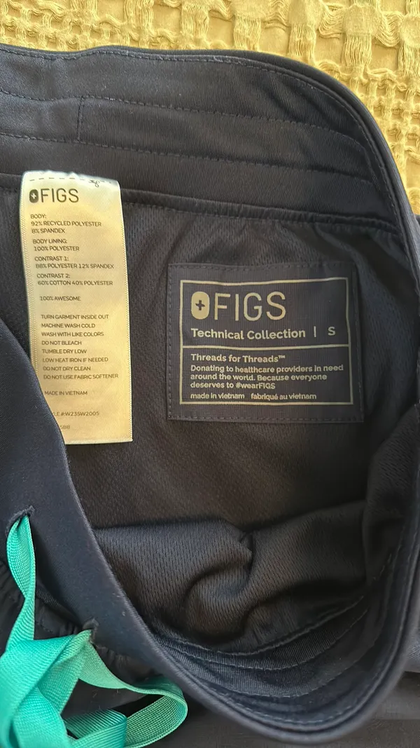 FIGS Jogger Scrub Pants - Image 4