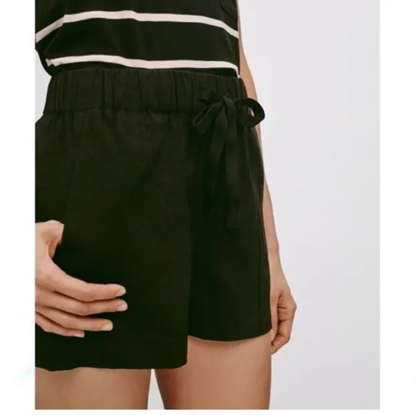 Aritzia Babaton Bastien Black Linen Shorts- Size Medium - Image 2