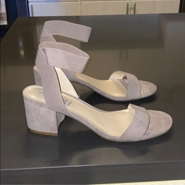 Liz Claiborne Nude Heeled Sandals‎ Size 6M B12B - Image 3