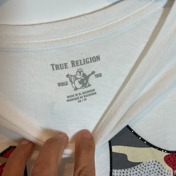 True Religion Graphic T-Shirt Womens XS White Excellent Camo Rhinestone Logo Tee - Image 3