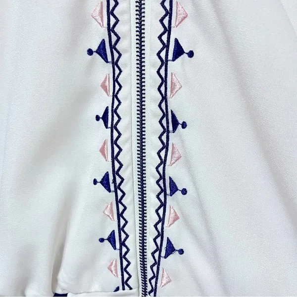 Gimmicks by BKE Embroidered Geometric Pattern Sleeve Bomber Jacket L - Image 7