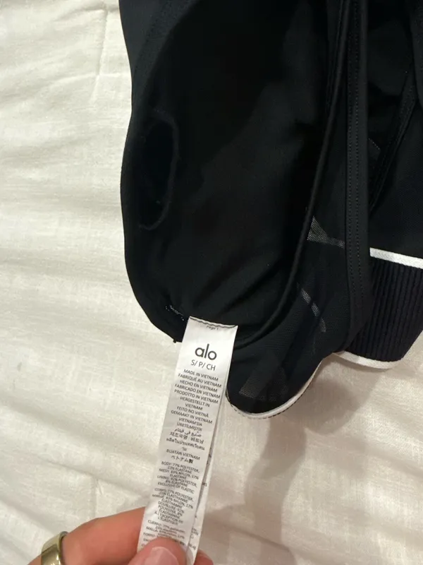 Alo Yoga Bra Sports - Image 5