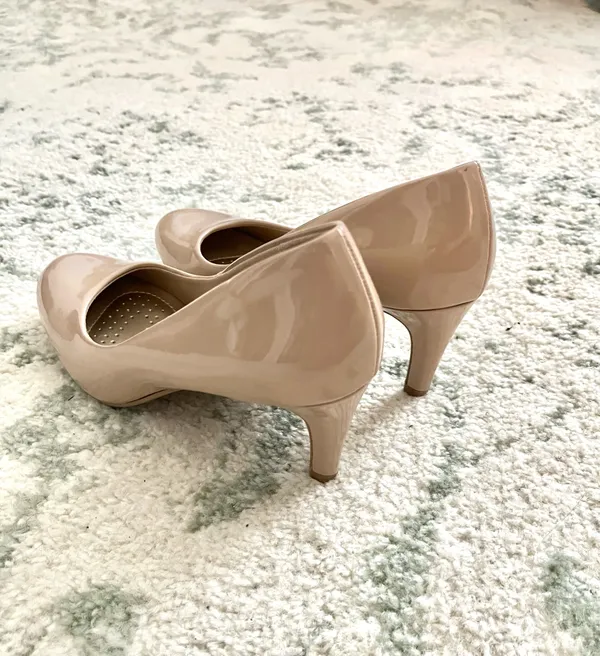 Classic Nude Patent Leather Heel Pumps - Image 3