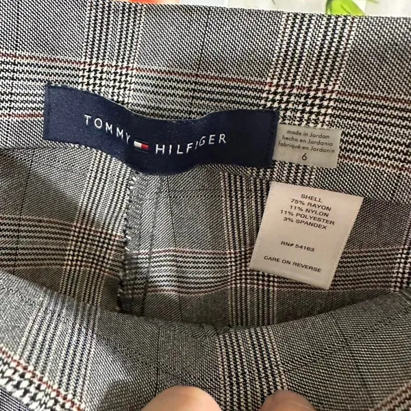 S136. Tommy Hilfiger grey plaid trousers Size 6 - Image 3