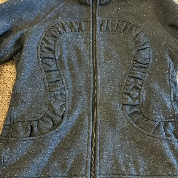 Lululemon Women’s Grey Glitter Cuddle Up Jacket/Sweatshirt Zip-up, Size 8 - Image 2