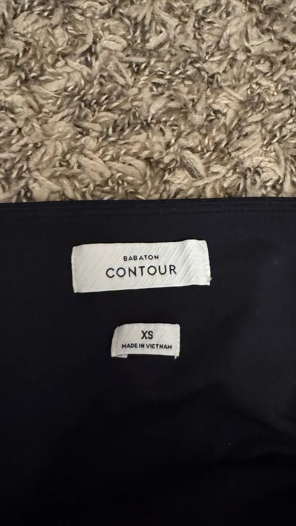 Aritzia Babaton Contour Bodysuit Long Sleeve Square Neck Black - Image 9