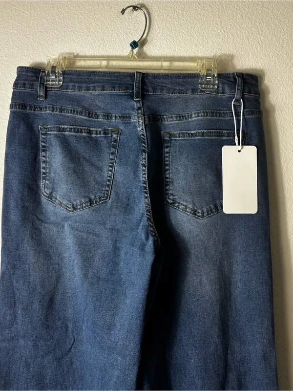 NWT IHTXUO Wide Leg Cropped Jeans XL Distressed Dark Wash Cuffed - Image 4