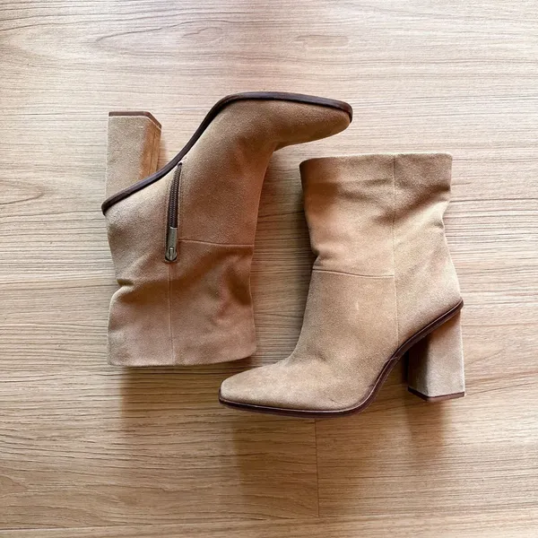 Vince Camuto | Dantania Mid Calf Suede Block Heel Boot‎ in Tan - Image 4